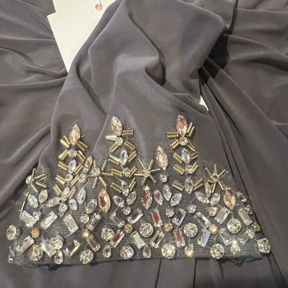 NWT MAC DUGGAL Side Twist Drop Shoulder Beaded Cuff Gown in grey size 10 - Picture 7 of 16